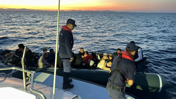 Li Îzmîr û Muglayê 69 koçber hatin desteserkirin / Wêne: AA