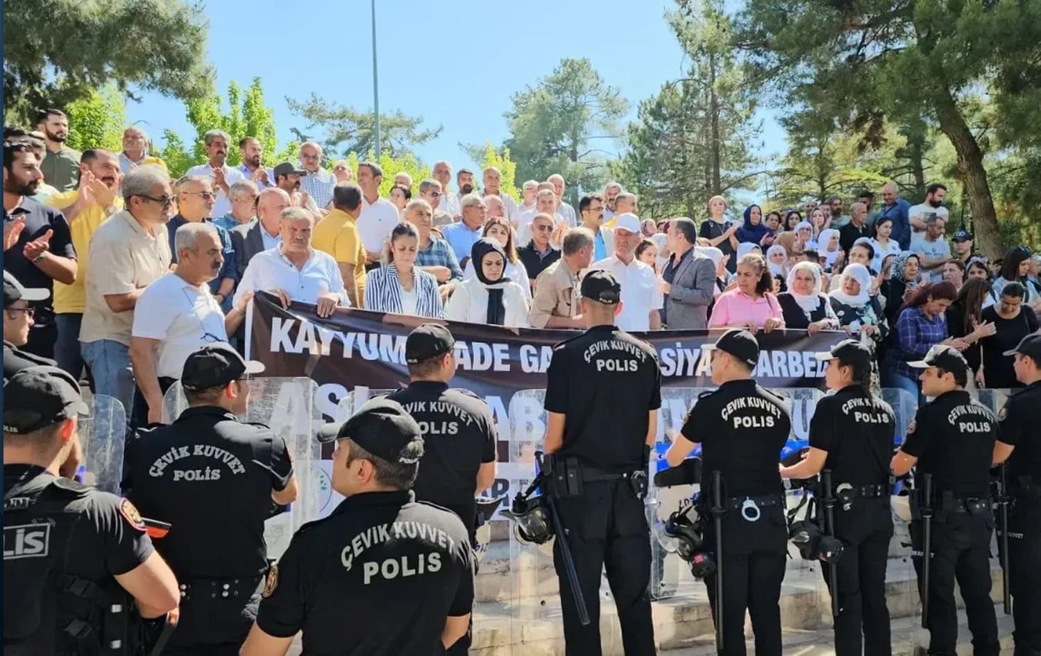 Qedexeya çalakiyan li 12 bajarên Bakurê Kurdistanê hat dirêjkrin / Wêne: Arşîv