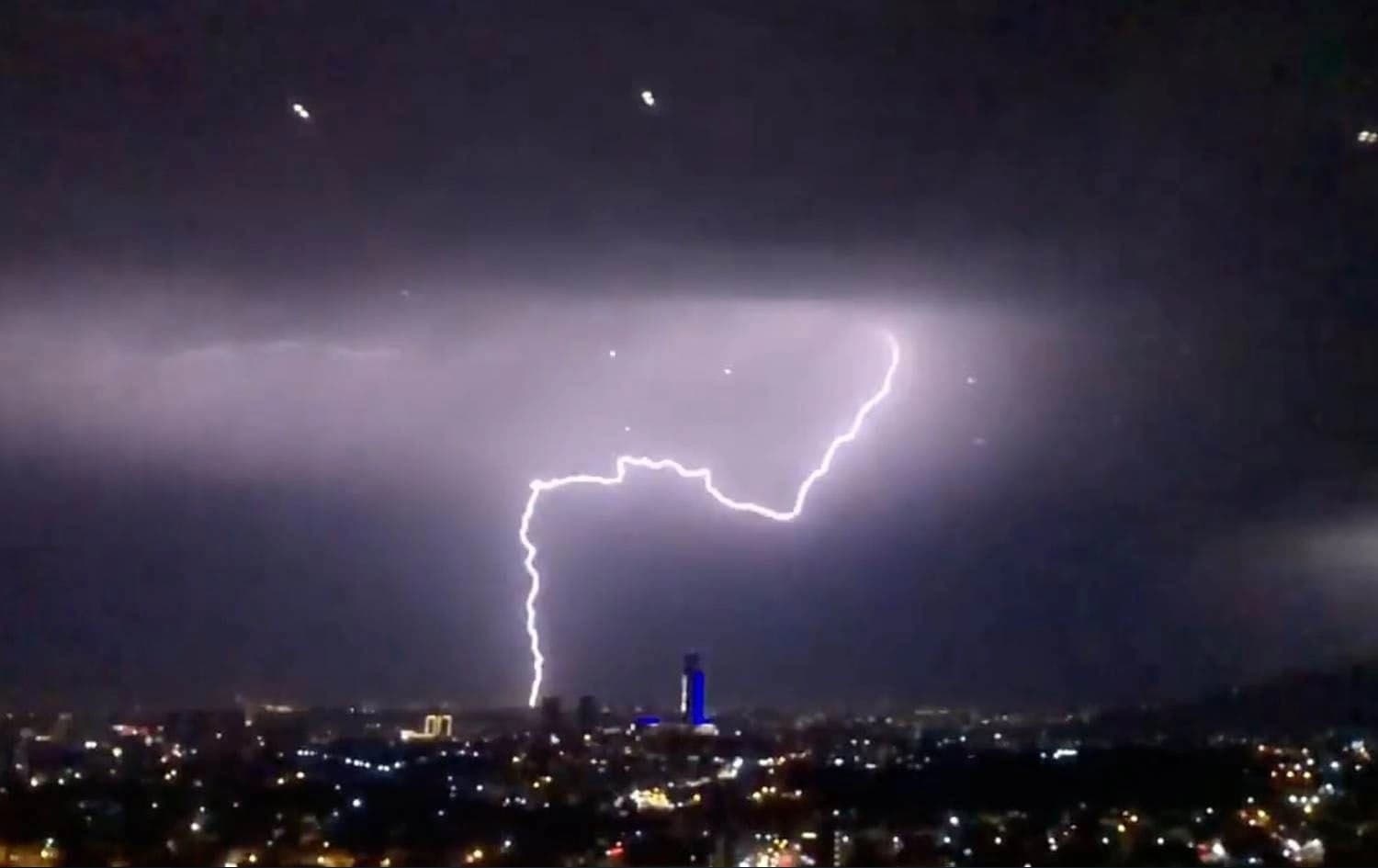 Lightning lights up the Sulaimani sky on October 29, 2021. Photo: screengrab/Shene Shaban