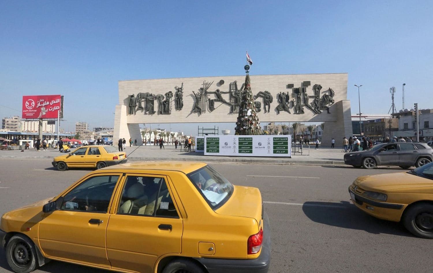 Iraqi taxis at Tahrir Square in the capital Baghdad on January 1, 2023. Photo: AFP