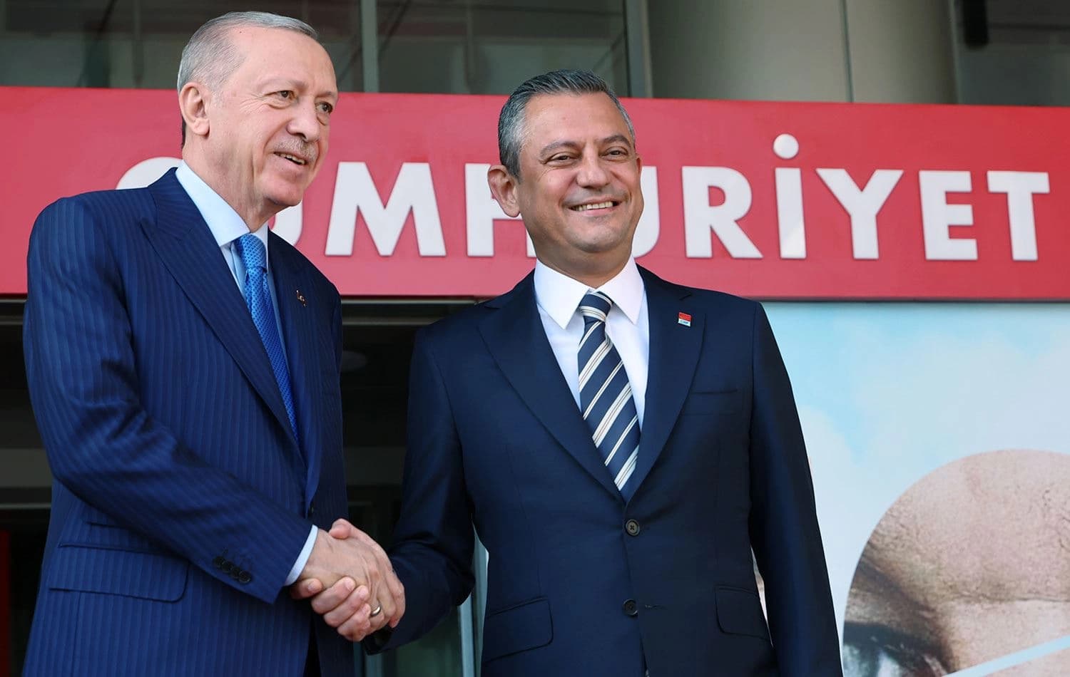 Erdoğan ile Özel telefonda görüştü / AA