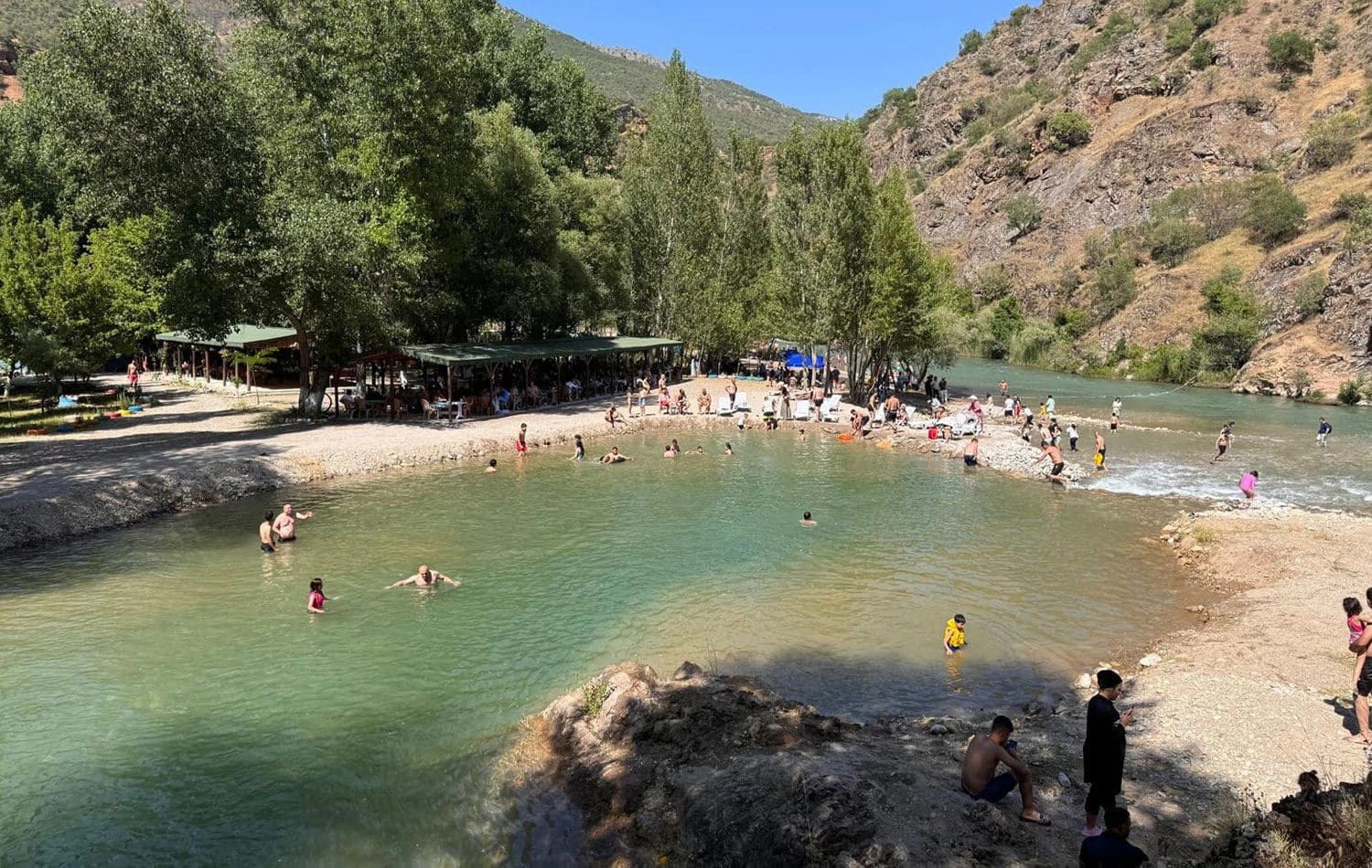 Kurban Bayramı’nda Dersim plajlarına ziyaretçi akını / Foto: Ali Haydar Gözlü / Rûdaw