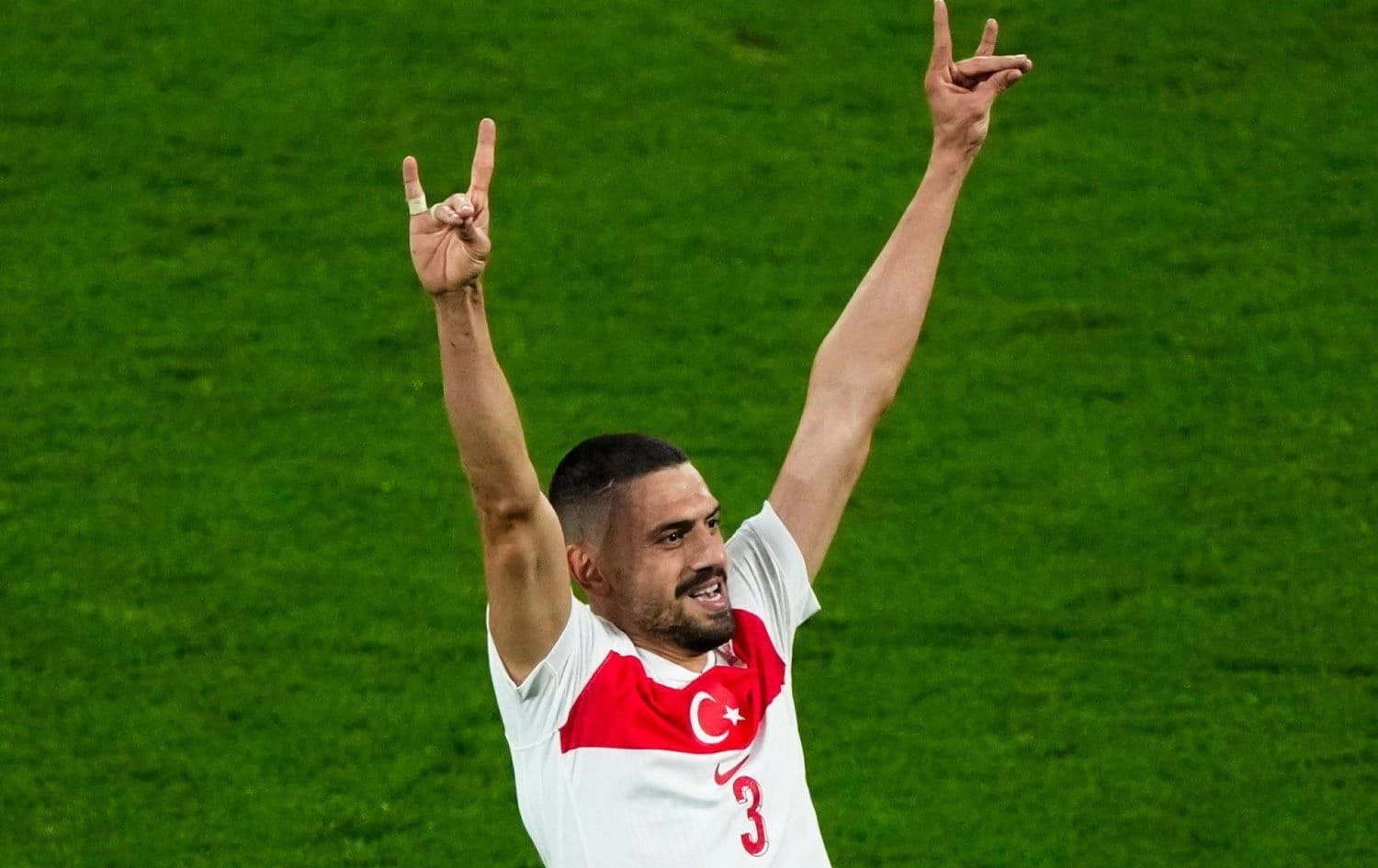 Merîh Demîral piştî gol avêt işareta “gurê boz” kir / Wêne: Arşîv 