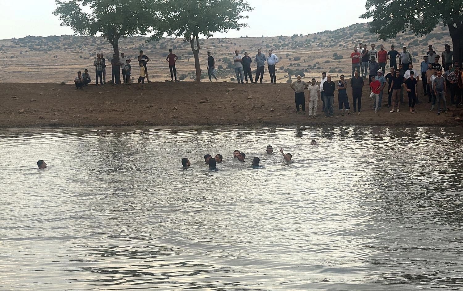 Li Dîlokê 3 kes di golê de xeniqîn / Wêne: AA