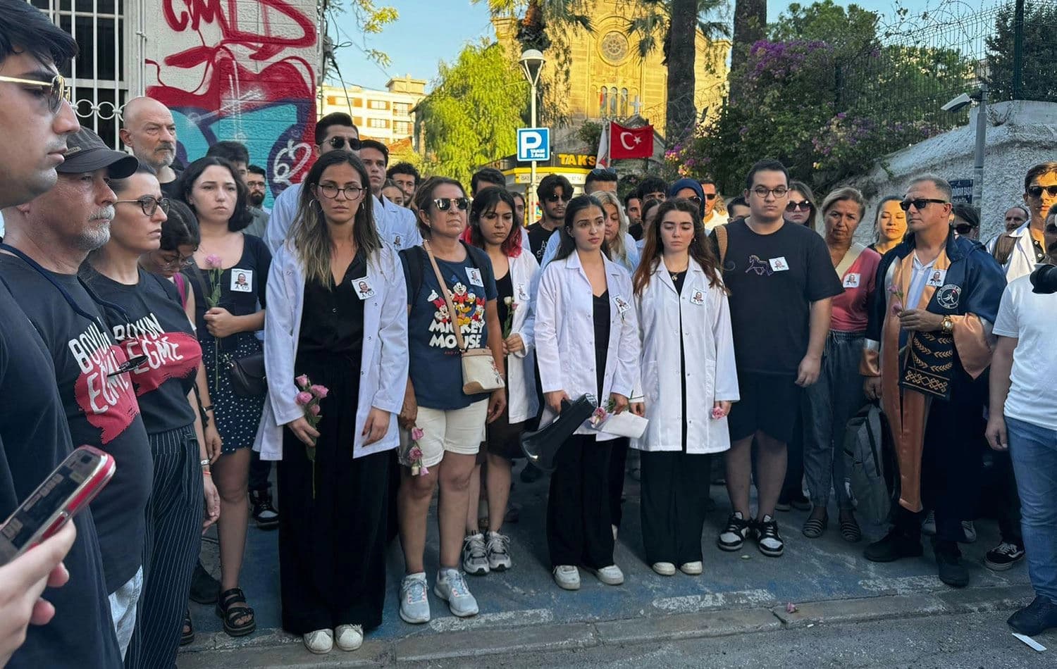 Sokakta elektriğe kapılarak ölen tıp öğrencisi arkadaşları tarafından anıldı. / ANKA
