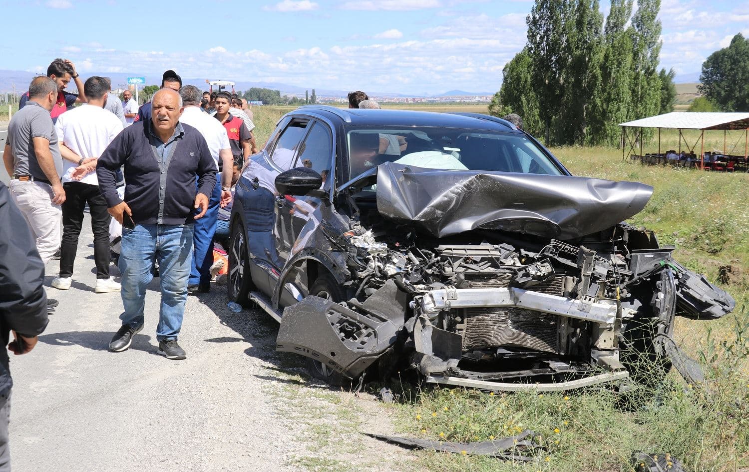 Li Agiriyê 2 otomobîl li hev qelibîn / Wêne: AA