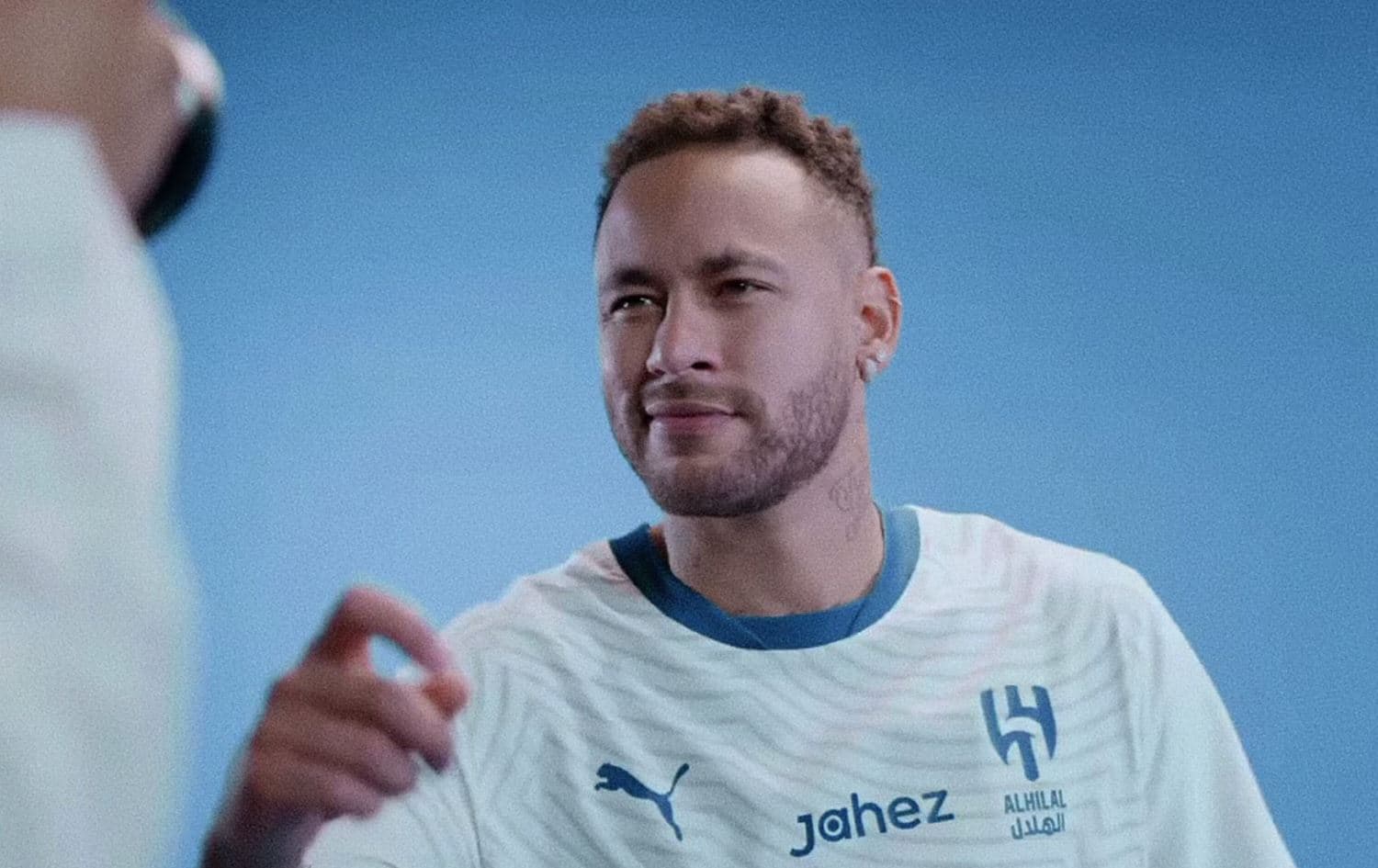 نيمار بجلسة تصوير لنادي الهلال السعودي