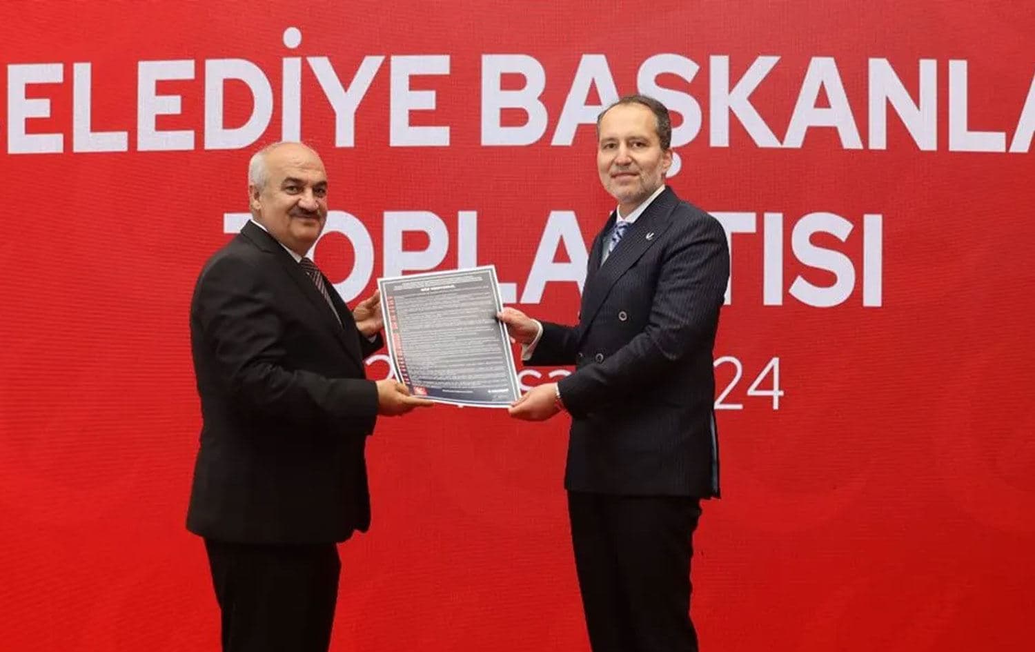 Akpunar, YRP Genel Başkanı Erbakan ile birlikte