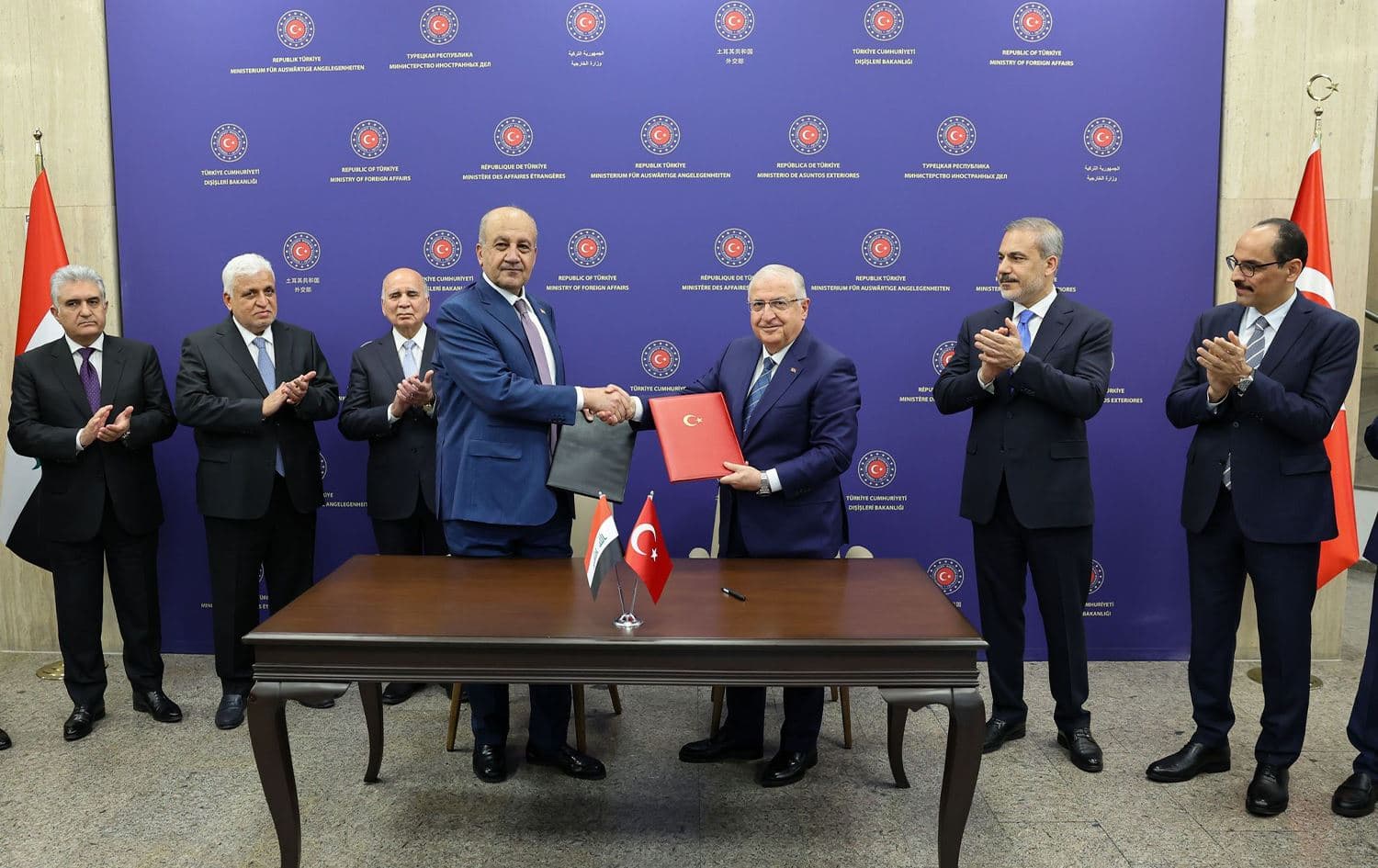   لێکتێگەیشتنەکە لەلایەن سابت عەباسی، وەزیری ناوخۆی عێراق و یاشار گولەر، وەزیری ناوخۆی تورکیا واژۆکرا، وێنە: AA