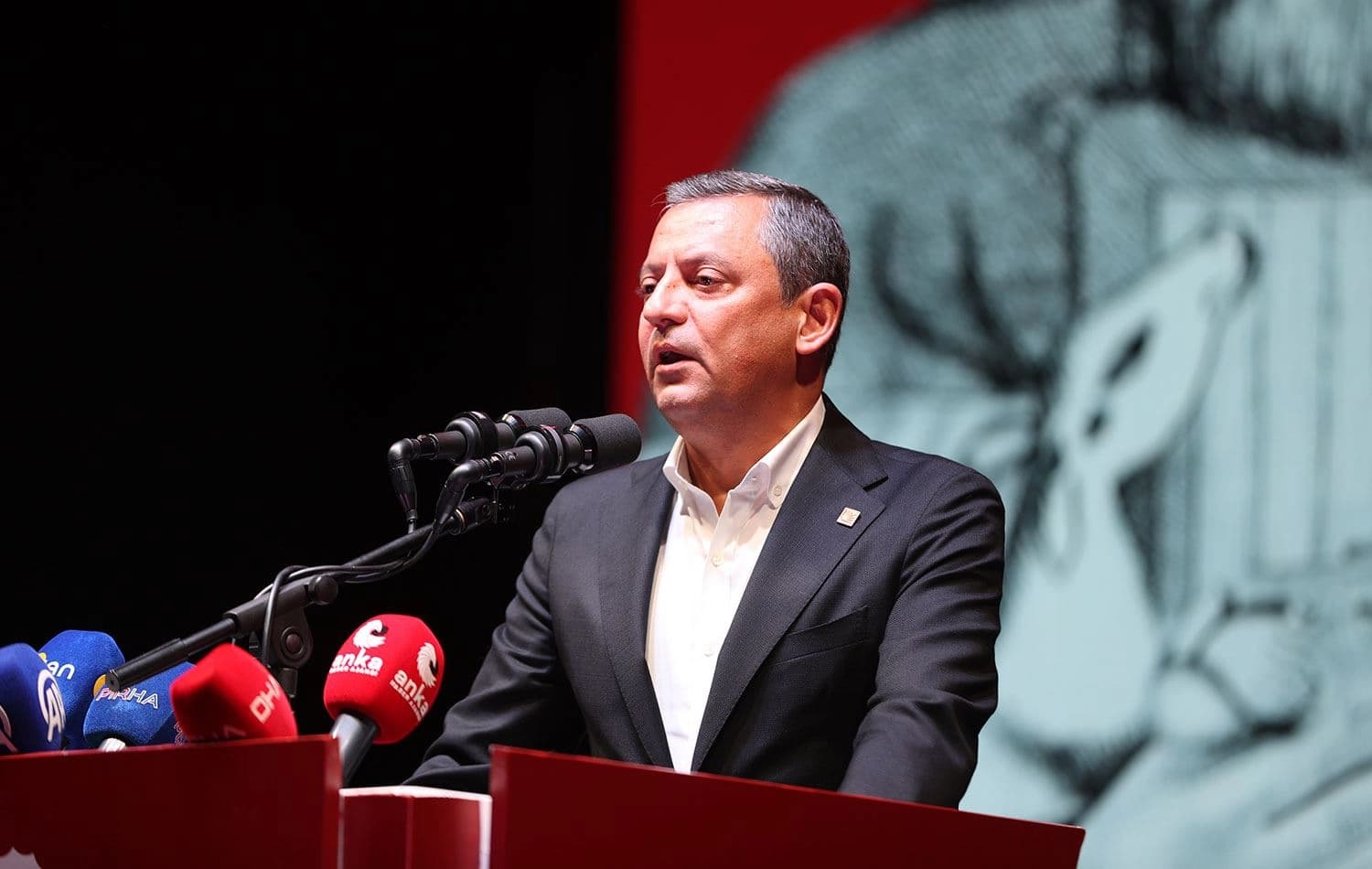 CHP Genel Başkanı Özgür Özel