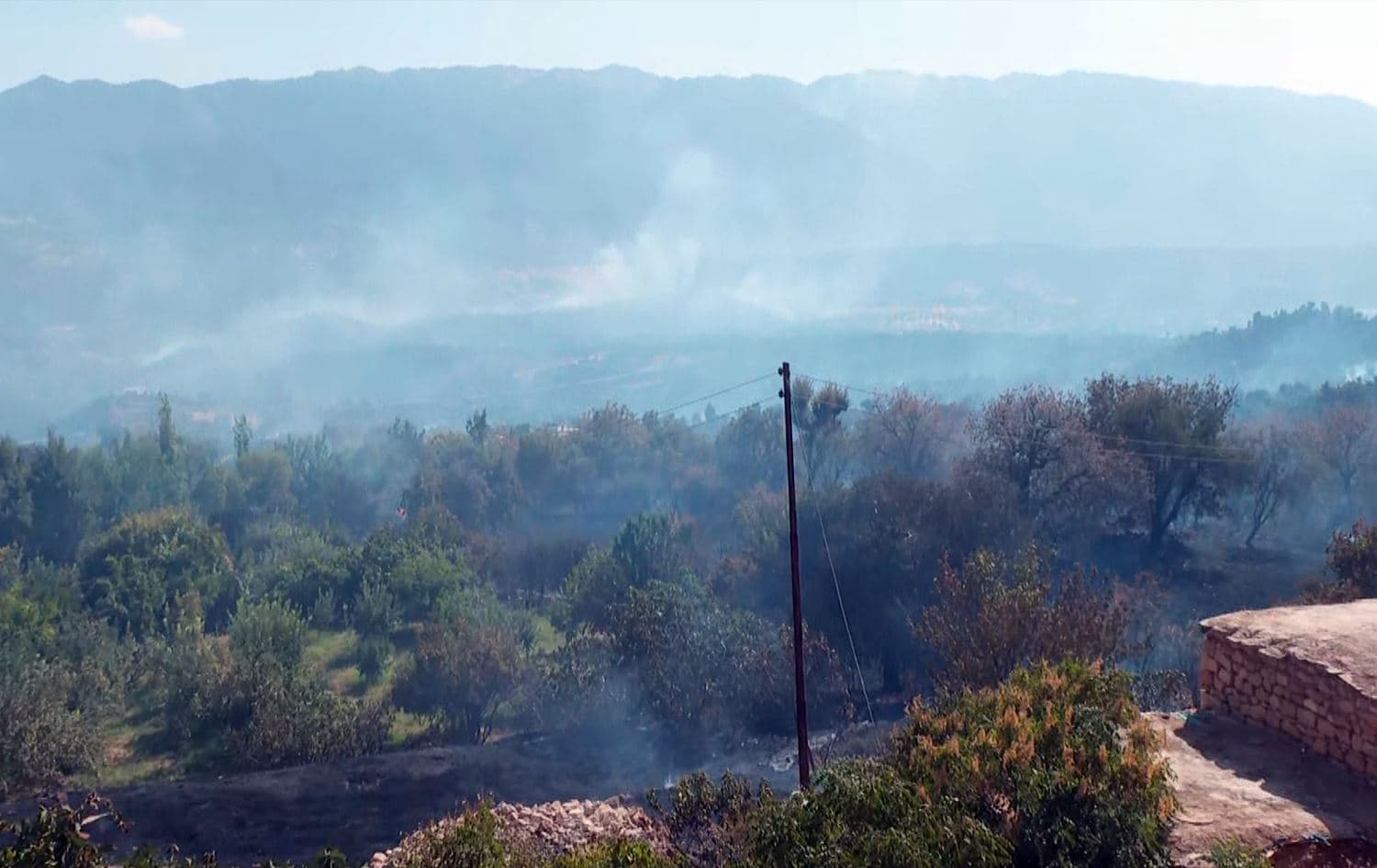A wildfire sparked by clashes between Turkey and the Kurdistan Workers' Party (PKK) in northern Duhok on August 25, 2024. Photo: Rudaw