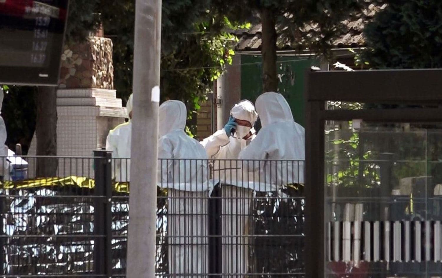 Officials investigate the stabbing of a hotel operator in Sarstedt. Photo: German state media