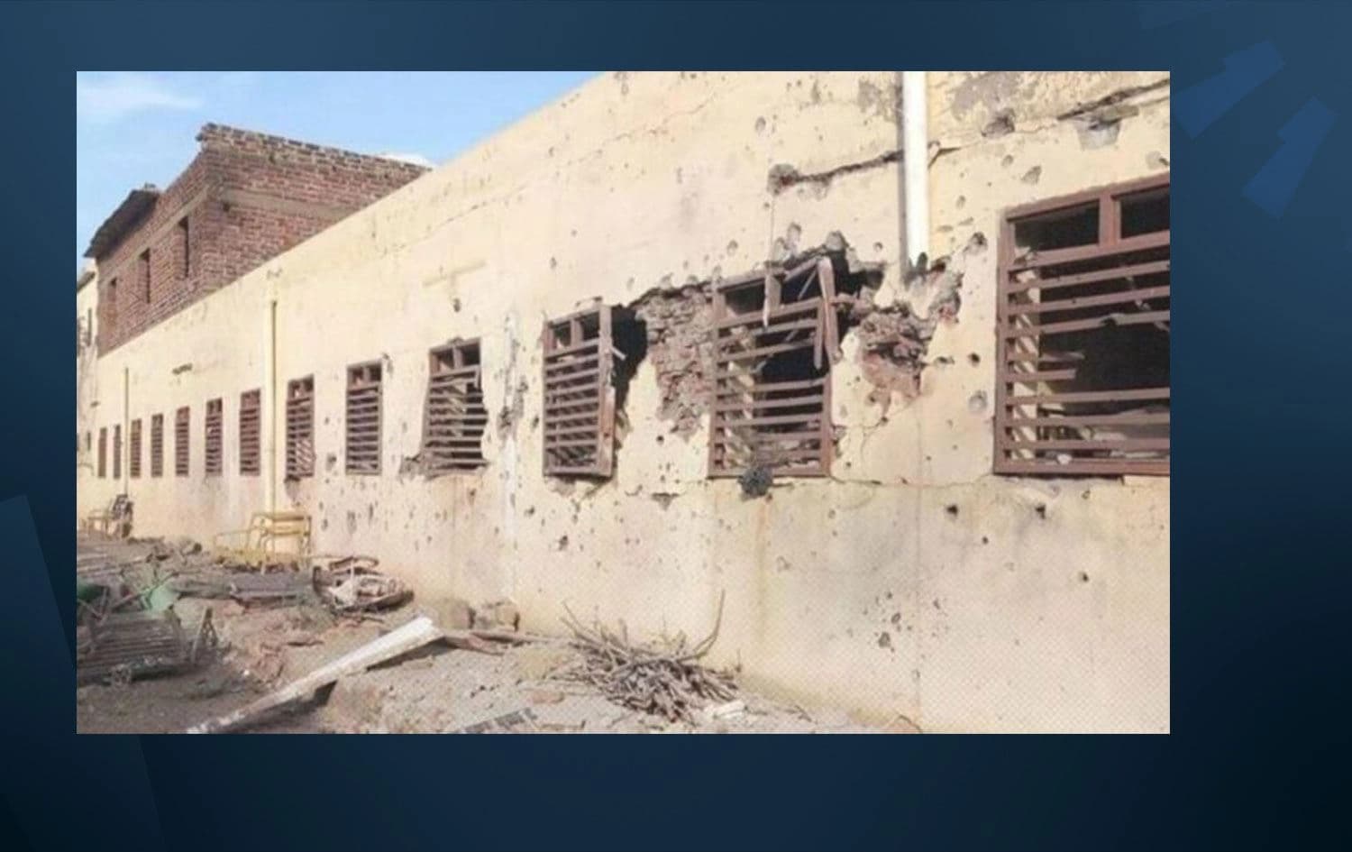 Sinnar'daki saldırıda hasar alan bir ev 
