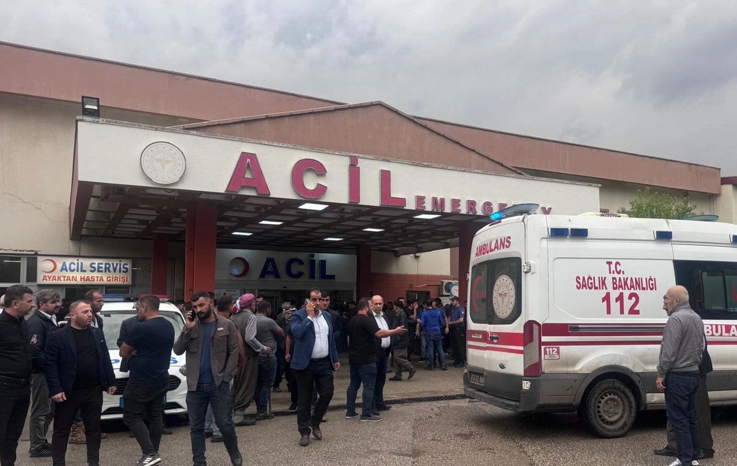Yaralılar hastaneye kaldırıldı. / Foto:  AA