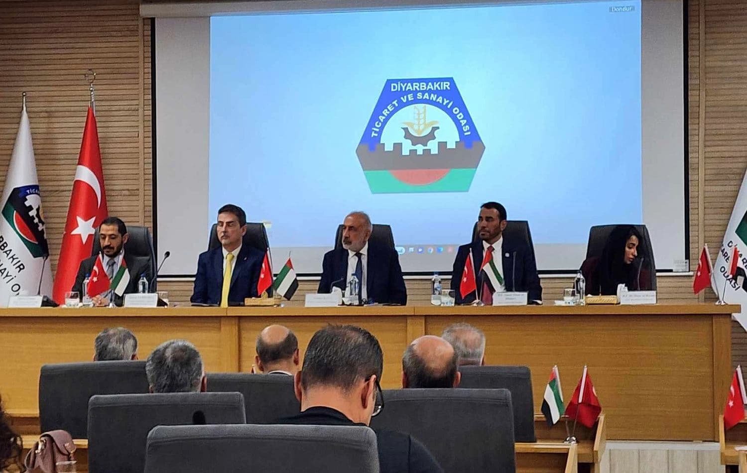 Diyarbakır'da, DTSO ve BAE iş birliğiyle "BAE Ankara Büyükelçiliği İş Dünyası Buluşmaları" etkinliği düzenlendi. / Foto: Rûdaw
