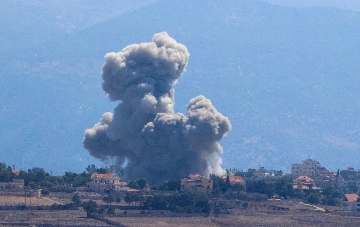 Bombebarana Îsraîlê ya li bajarokê Hiyamê yê Libnanê / Wêne: AA