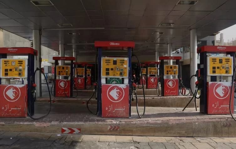 بەنزینخانەیەک لە ئێران.