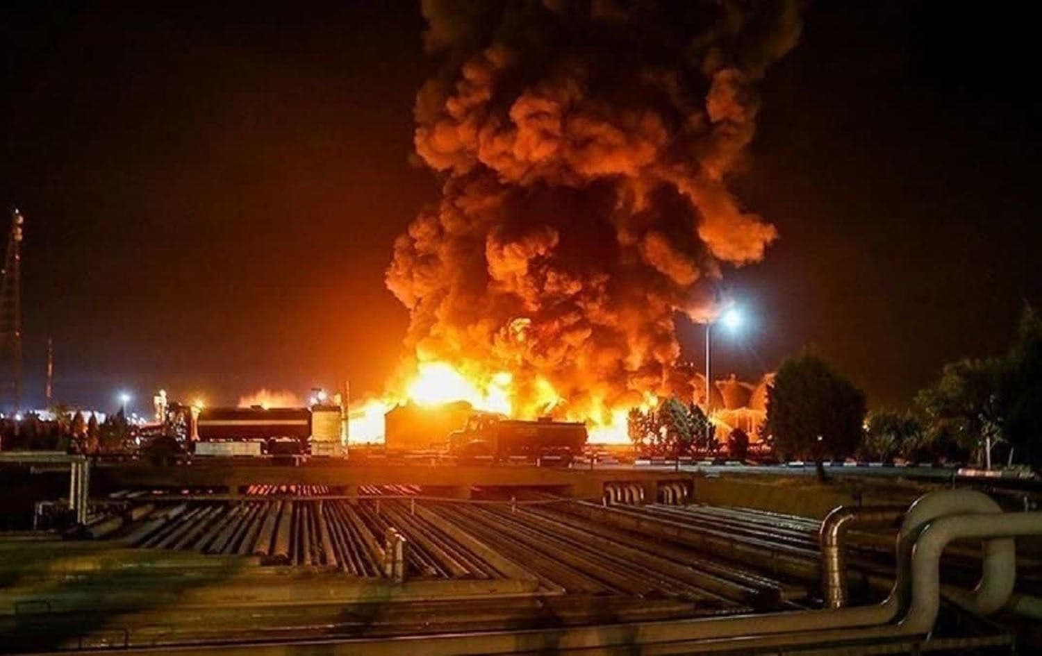The explosion at the Pars Petro Shushtar refinery in Khuzestan province's Shushtar city on October 15, 2024. Photo: IRNA