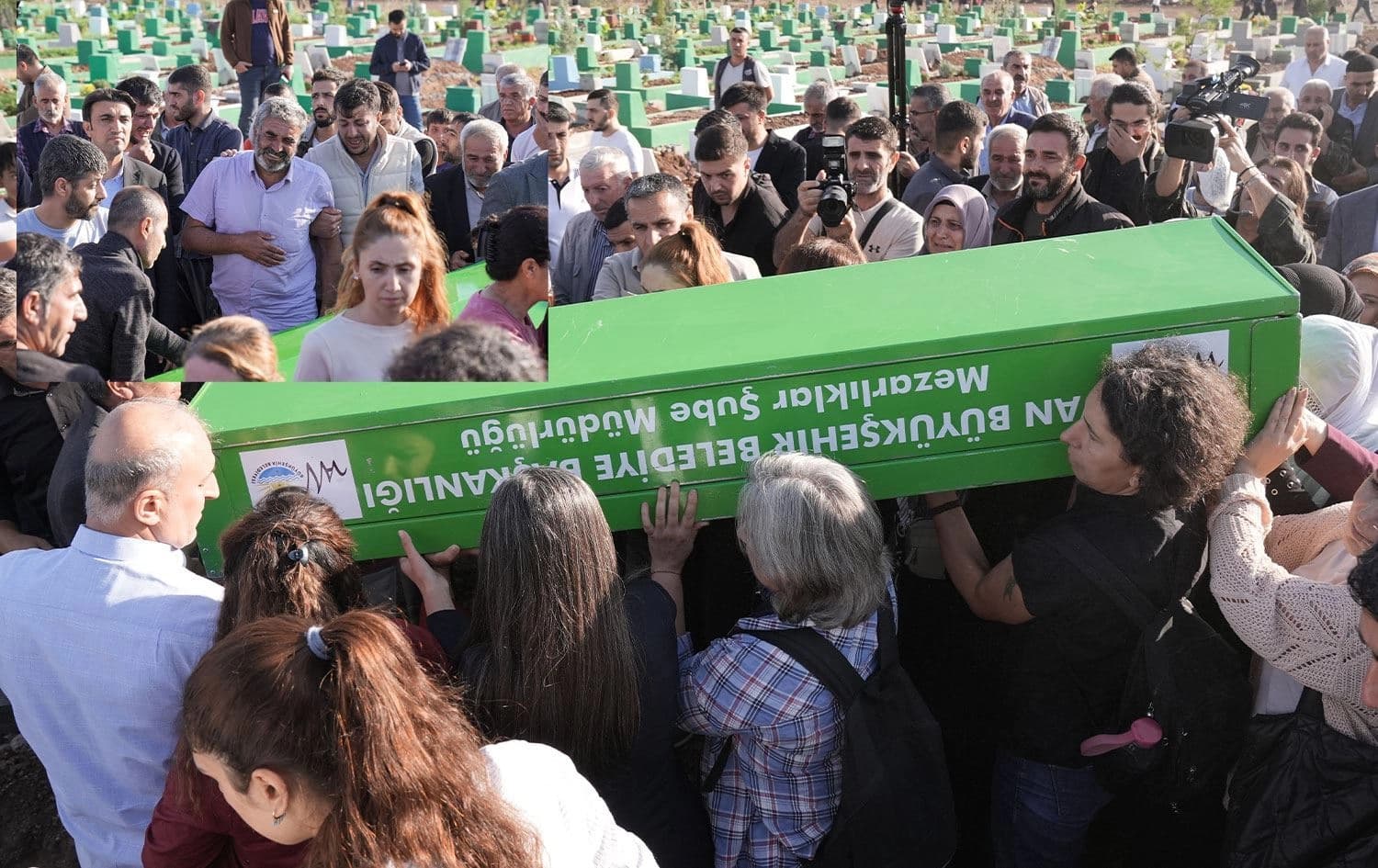 Cenazeyê Rojîn Kabaîşê li Amedê hat veşartin / Wêne: AA