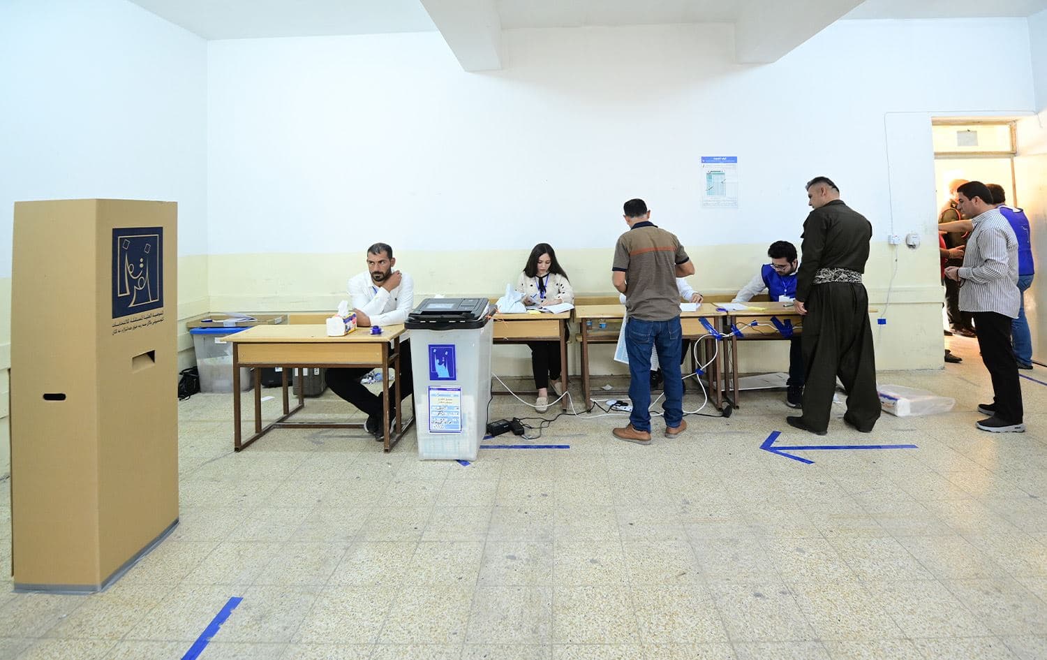 Citizens at a polling station in Erbil voting in the Kurdistan Region's parliamentary election on October 20, 2024. Photo: Bilind T. Abdullah/Rudaw