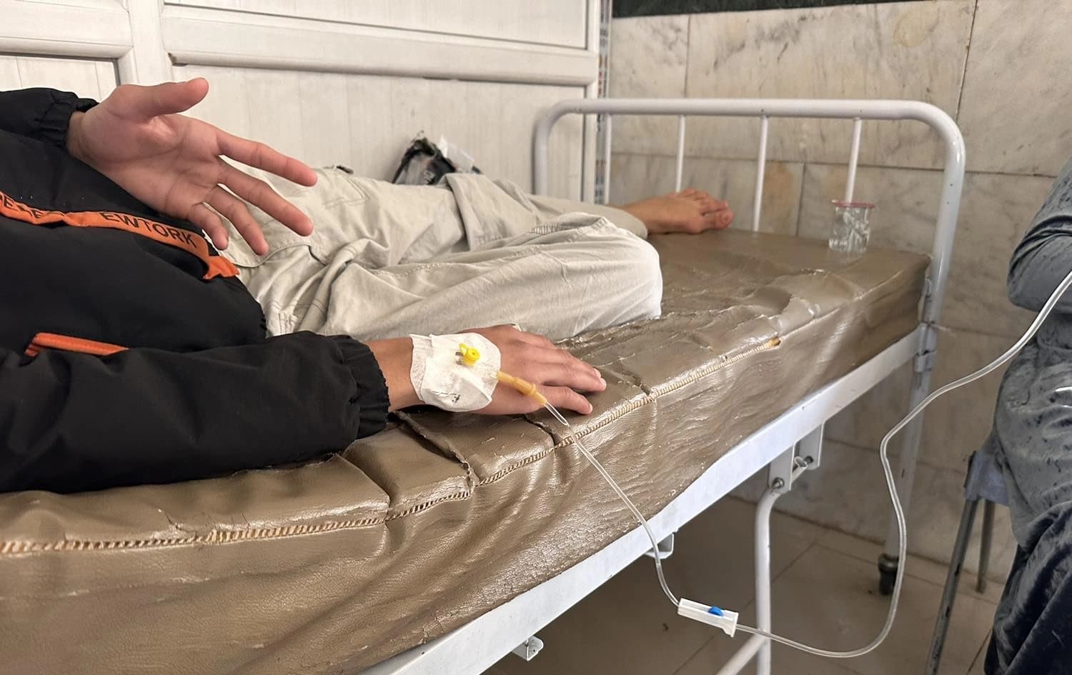 چارەخوازێک لە نەخۆشخانەی شەهید رەئوف بەگ لە شارەزوور. وێنە: سازگار سەڵاح - رووداو