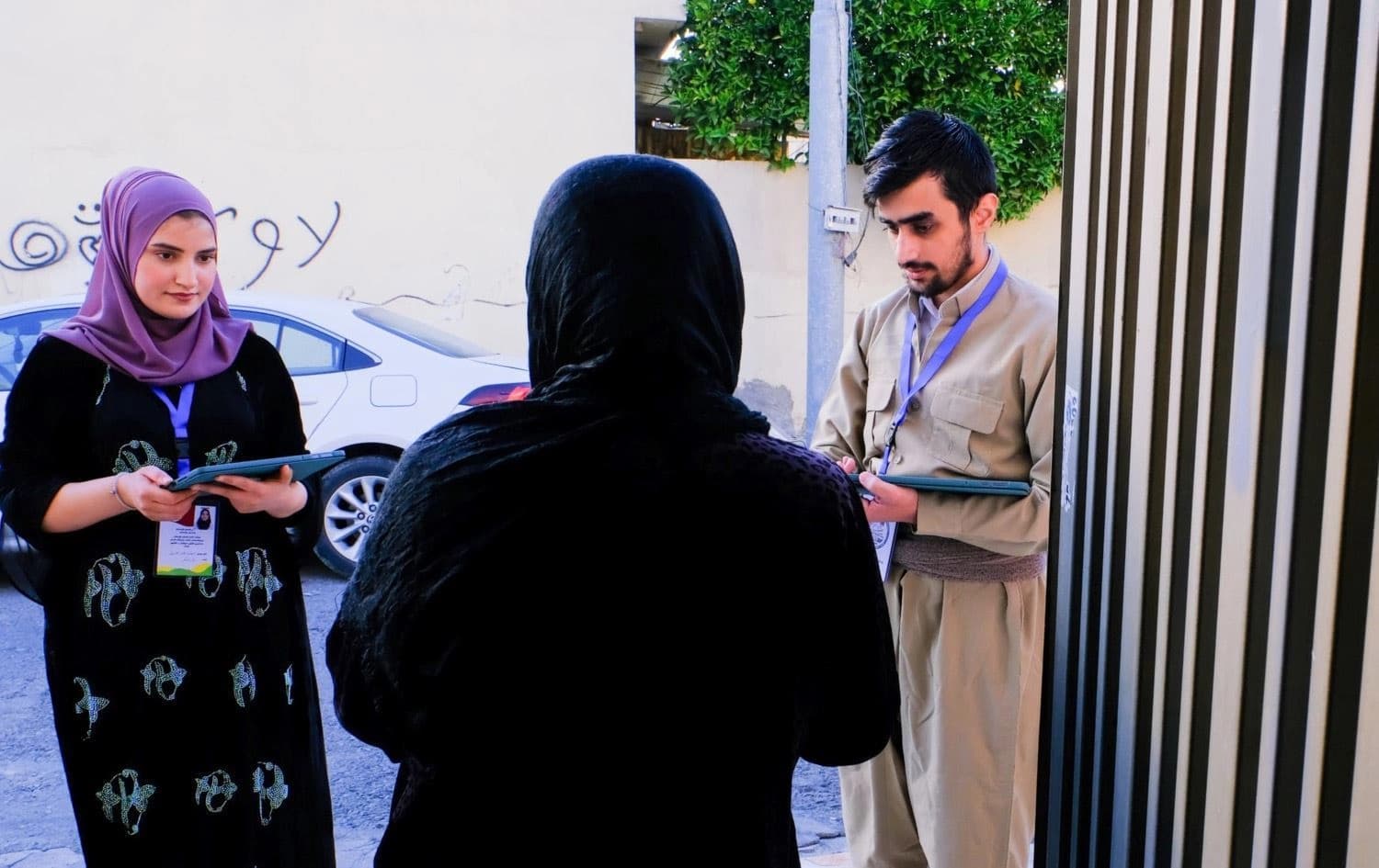 تیمێکی سەرژمێری لە هەولێر هاونیشتمانییان تۆمار دەکەن. وێنە: بڵند تاهیر - رووداو