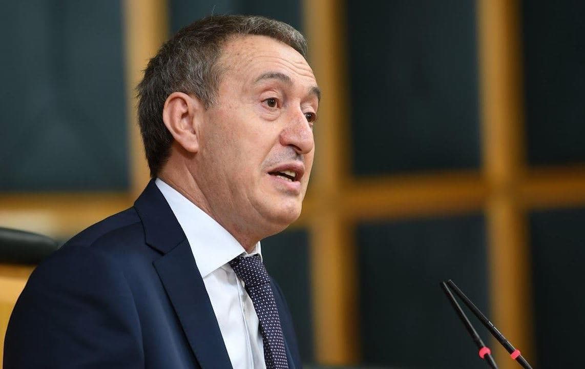 تونجەر باکرهان، هاوسەرۆکی دەم پارتی.