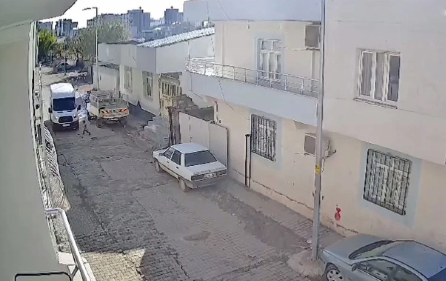Zarokê ku mînîbus lê qelibî mir/ Wêne: AA