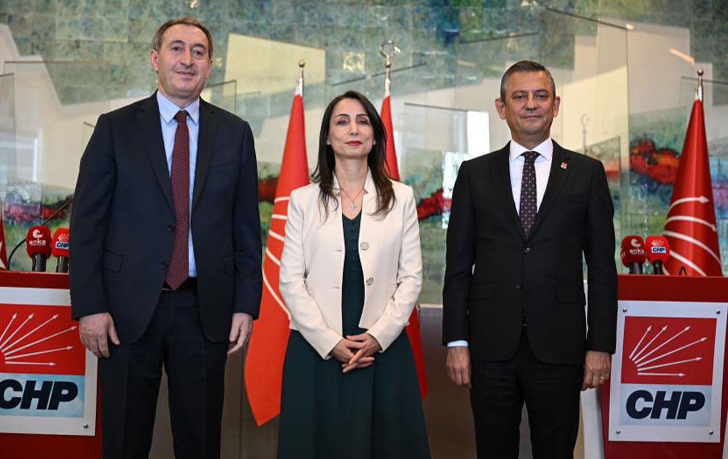 Tuncer Bakirhan, Tulay Hatîmogullari û Ozgur Ozel (Ji milê çepê ve) /Wêne: Arşîv