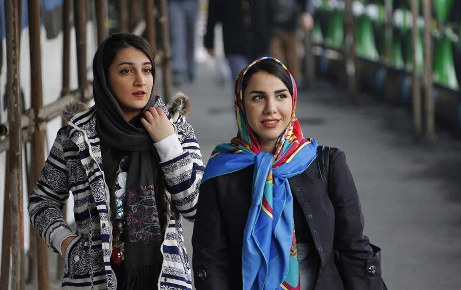 دوو خانمی ئێرانی؛ وێنەکە بۆ روونکردنەوەی هەواڵەکەیە 