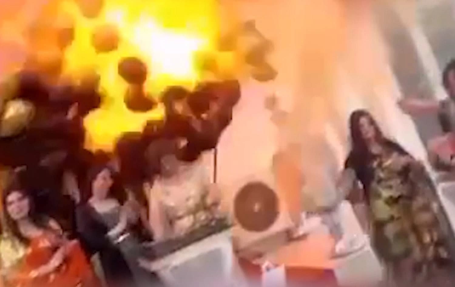 ساتی تەقینی بالۆنەکان
