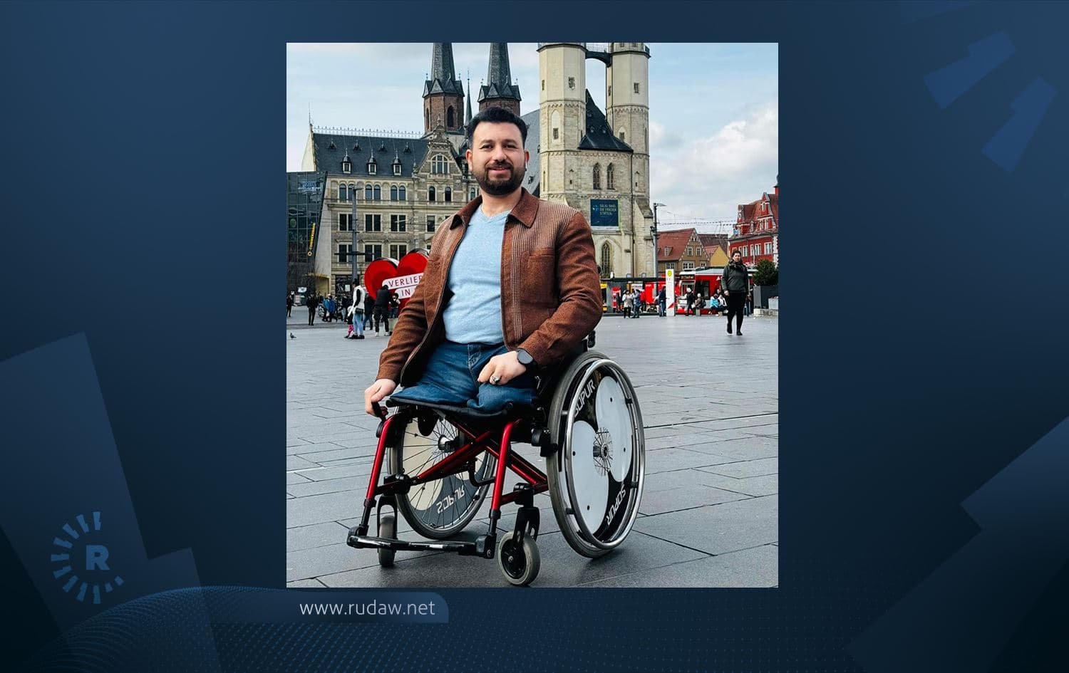 وێنە گۆران حوسێن، ئەو پەنابەرە کوردە نیڤشکانەی دیپۆرتکراوەتەوە.