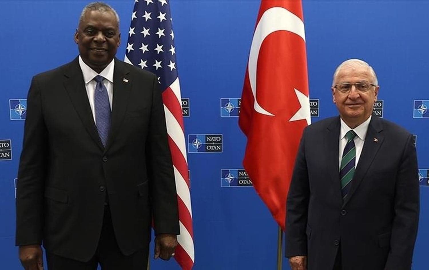 Turkish National Defense Minister Yasar Guler (right) and US Defense Secretary Lloyd Austin. File photo: AA