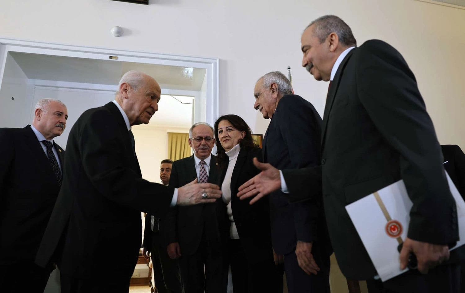 Şandeya DEM Partiyê, piştî Numan Kurtulmuş çû serdana Serokê Giştî yê MHPyê Devlet Bahçelî / Wêne: Rûdaw