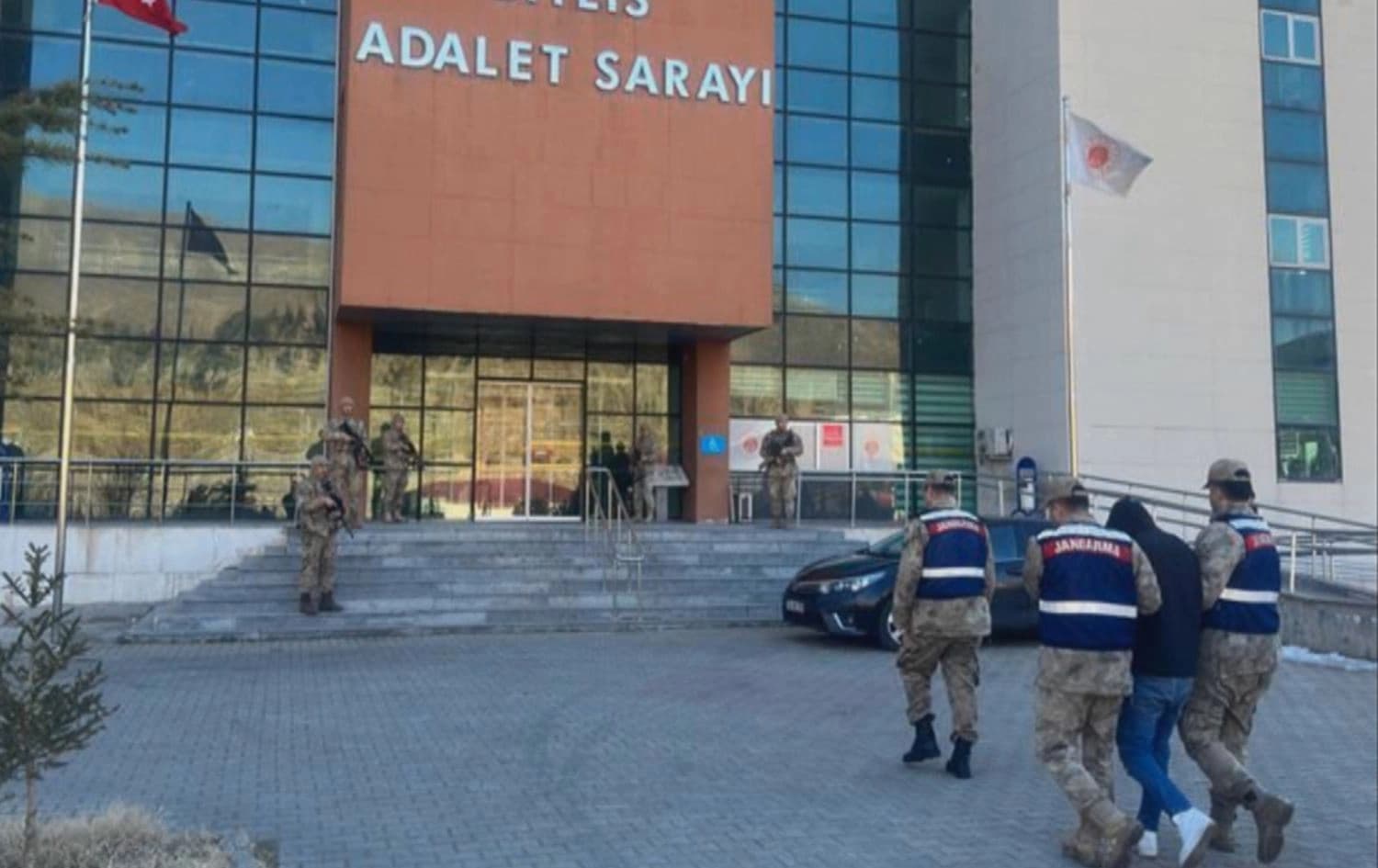 Li Bedlîsê kesekî Sûriyeyî bi hinceta PKKyê hat girtin