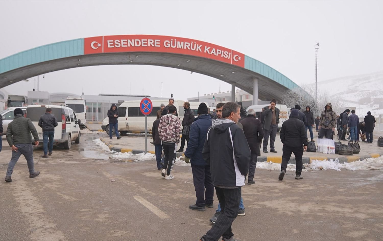 Bazirganên Bakur û Rojhilatê Kurdistanê ji sîstema Deriyê Bajêrgeyê ne razî ne