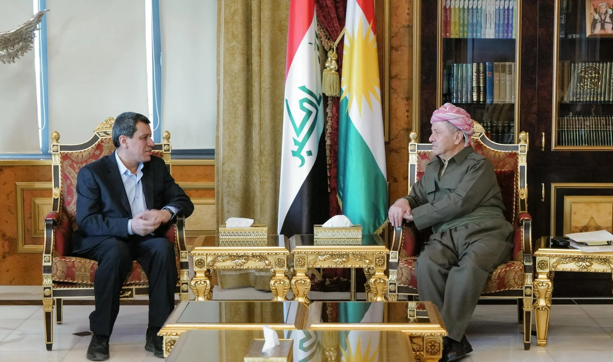 KDP leader Masoud Barzani (right) and SDF chief Mazloum Abdi (left) meeting in Erbil on January 16, 2025. Photo: Barzani's office. 