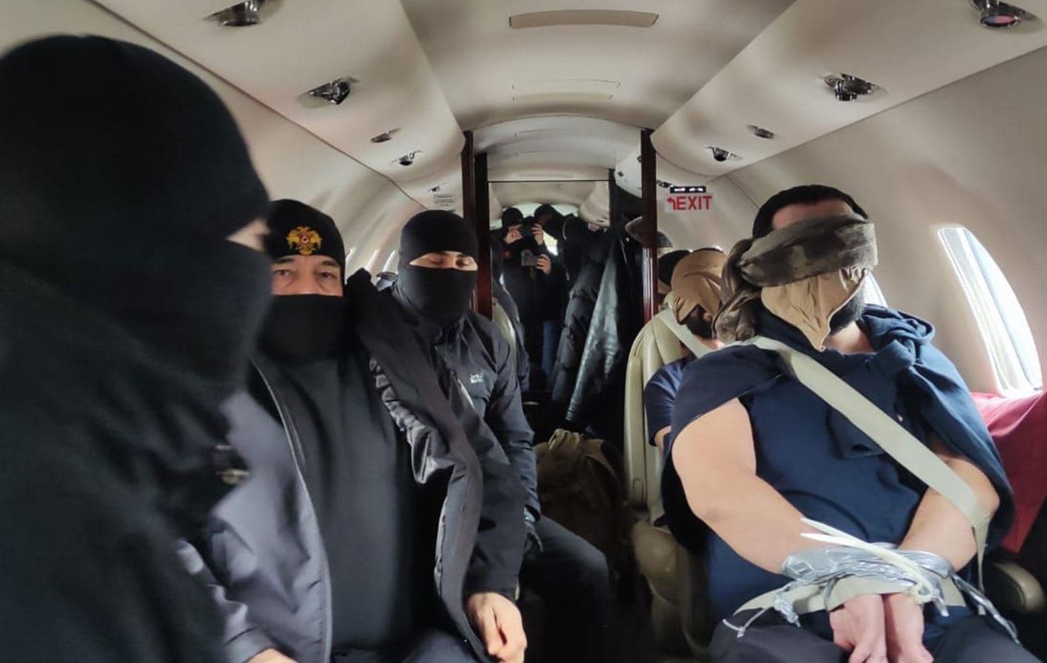 Kırmızı bültenle aranan organize suç örgütü elebaşı Ercan Yılmaz ve suç örgütü üyesi İbrahim Kaymak Türkiye'ye getirildi. / Foto: AA