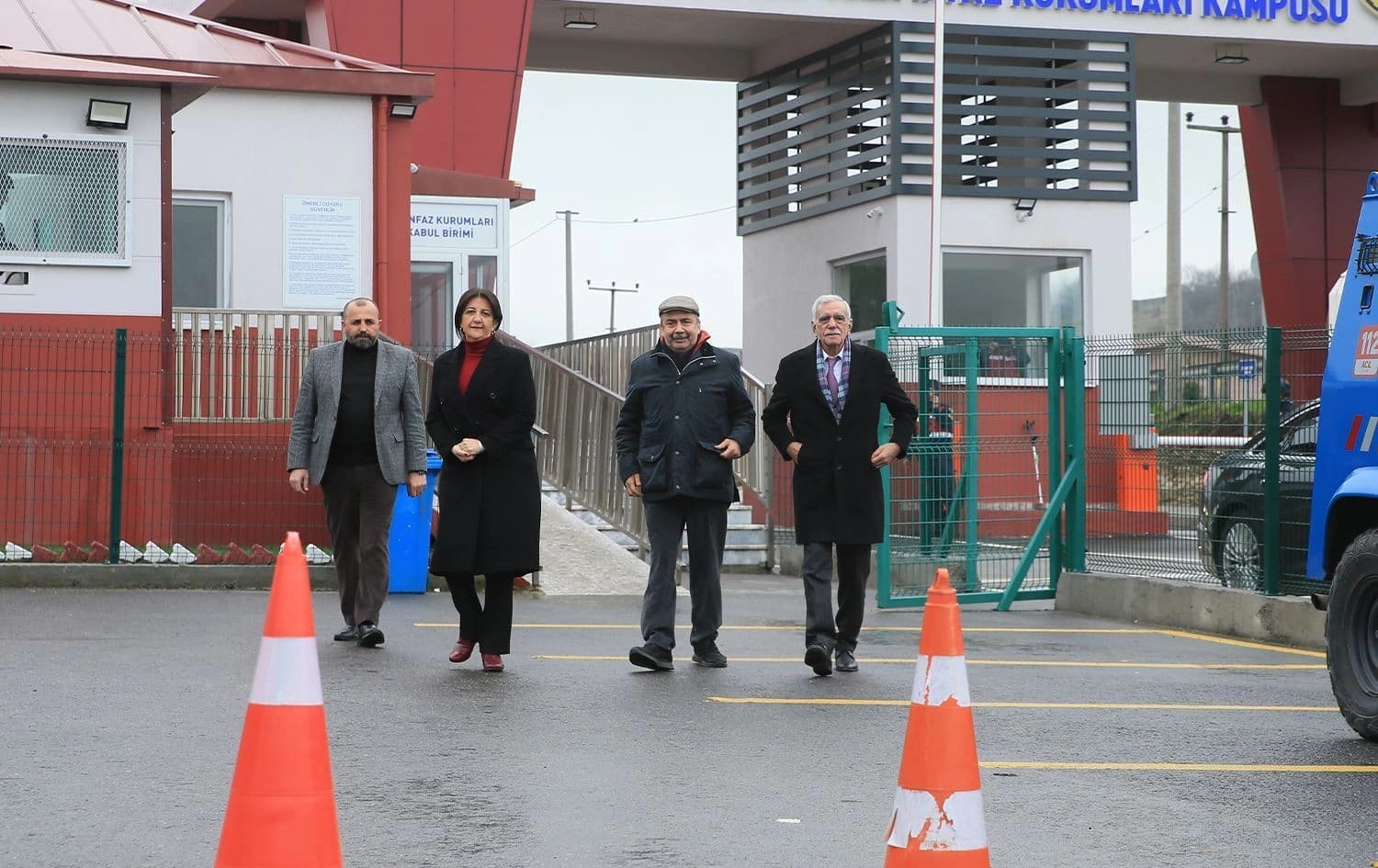Pro-Kurdish Peoples' Equality and Democracy Party (DEM Party) representatives including Pervin Buldan (center left) and Sirri Sureyya Onder (center right). Photo: AA 