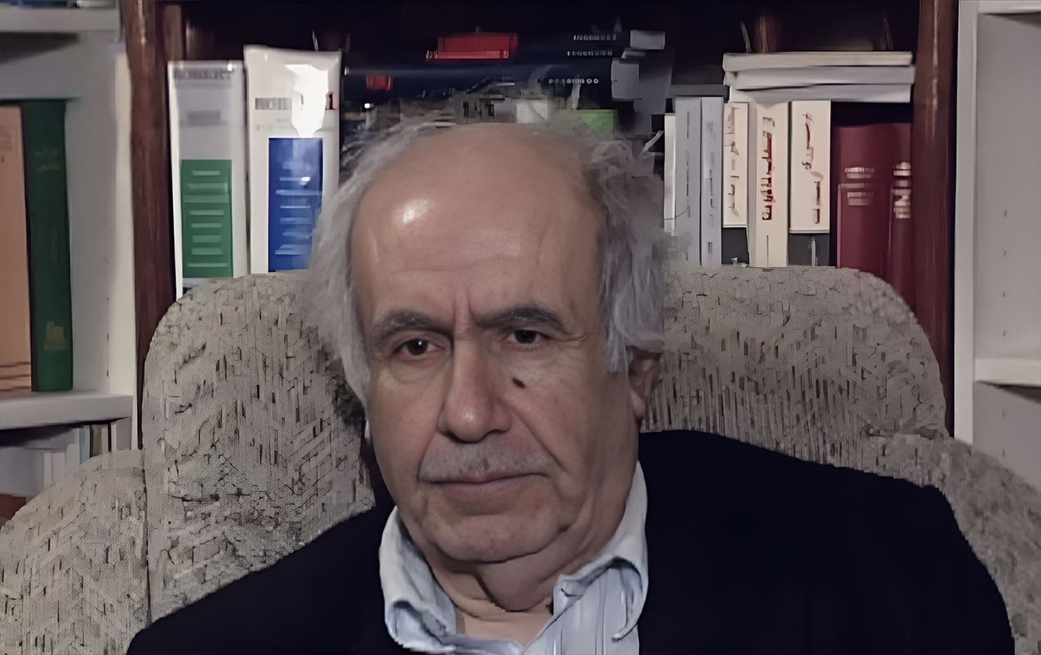 Abdulrahman Sharafkandi, a Kurdish poet and scholar known by his pen name Hazhar Mukriyani, pictured in an interview in 1991, shortly before his death. File photo: Rudaw
