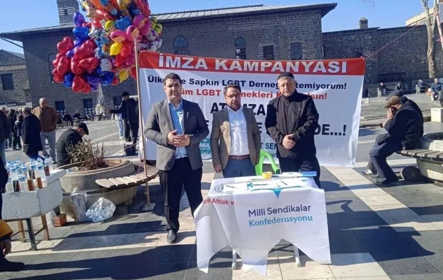 هەڵمەتەکە رۆژی شەممە لە شارۆجکەی سووری ئامەد دەستیپێکرد