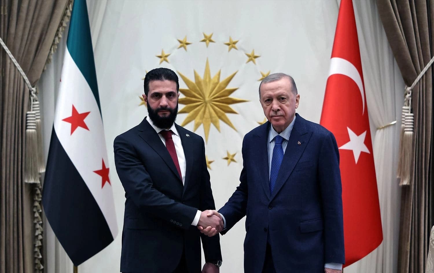 رەجەب تەیب ئەردۆغان، سەرۆککۆماری تورکیا و ئەحمەد شەرع، سەرۆککۆماری سووریا. وێنە: AA