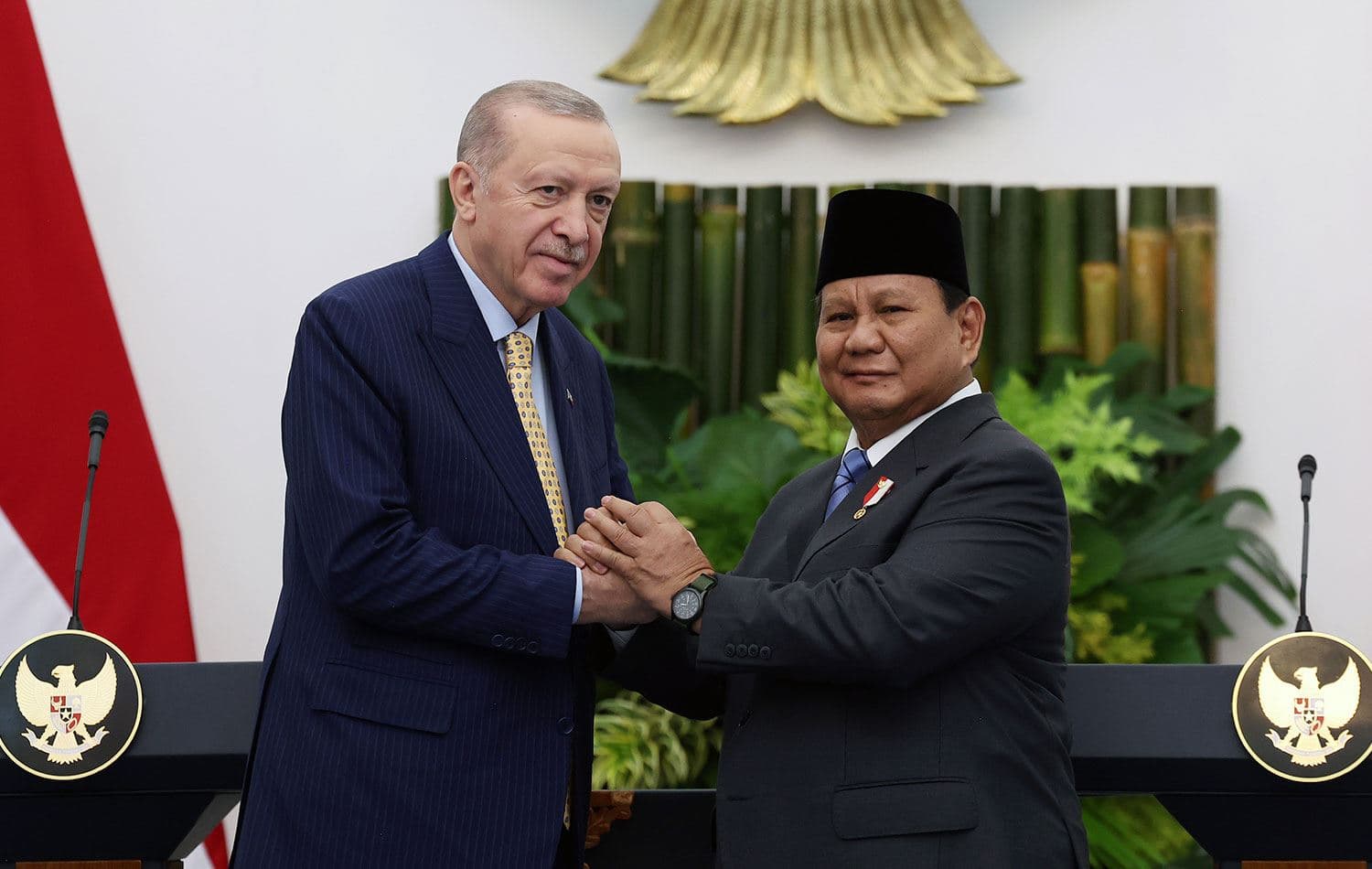 Türkye Cumhurbaşkanı Erdoğan ile Endonezya Cumhurbaşkanı Subianto yapılan anlaşmaların imza töreni sonrası ortak basın toplantısı düzenledi. / AA