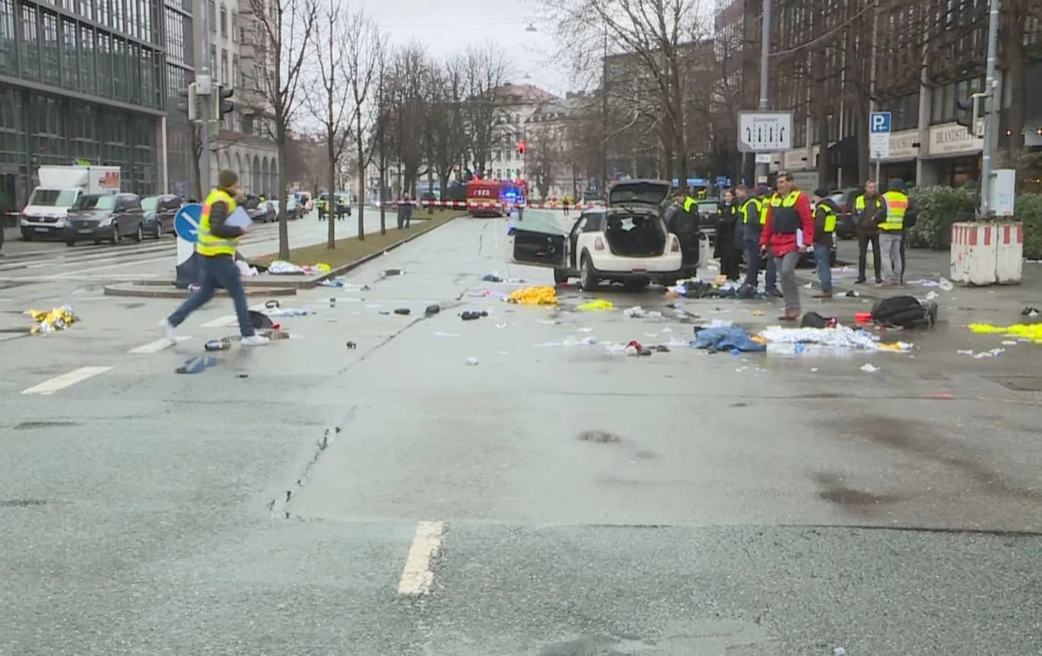 Security personnel investigating a car at the scene where a man drove into a crowd in the southern German city of Munich on February 13, 2025. Photo: screengrab/Rudaw