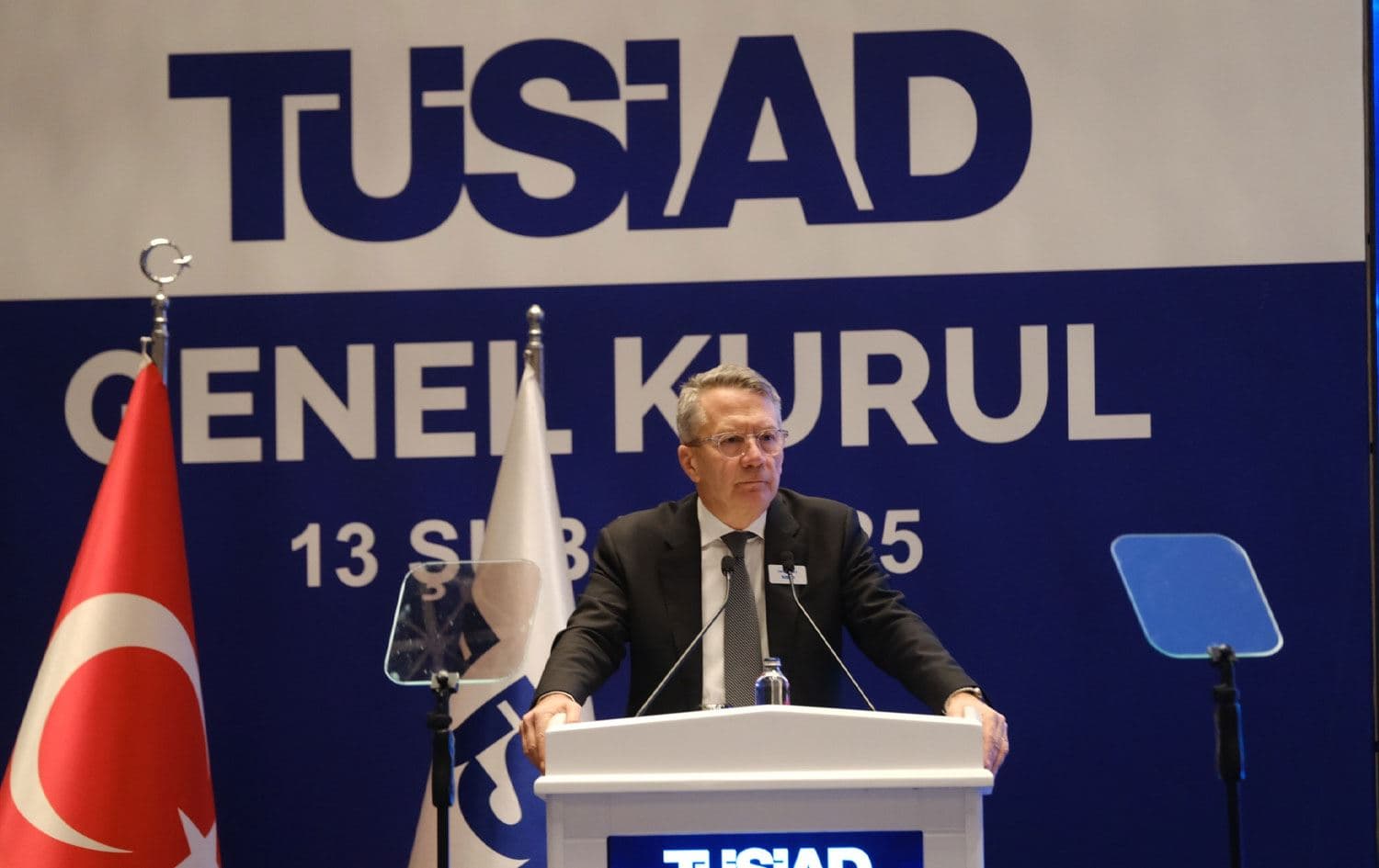 Genel kurul toplantısından kare