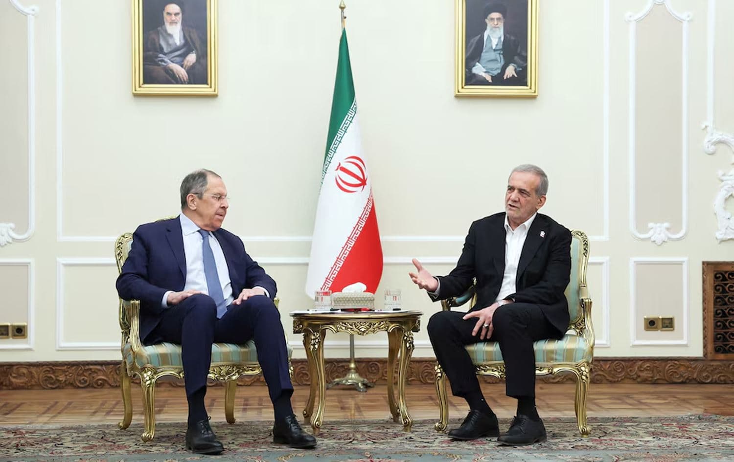 Iranian President Masoud Pezeshkian (right) in a meeting with Russian Foreign Minister Sergei Lavrov (left) in Tehran, Iran, February 25, 2025. Photo: Iranian Presidency
