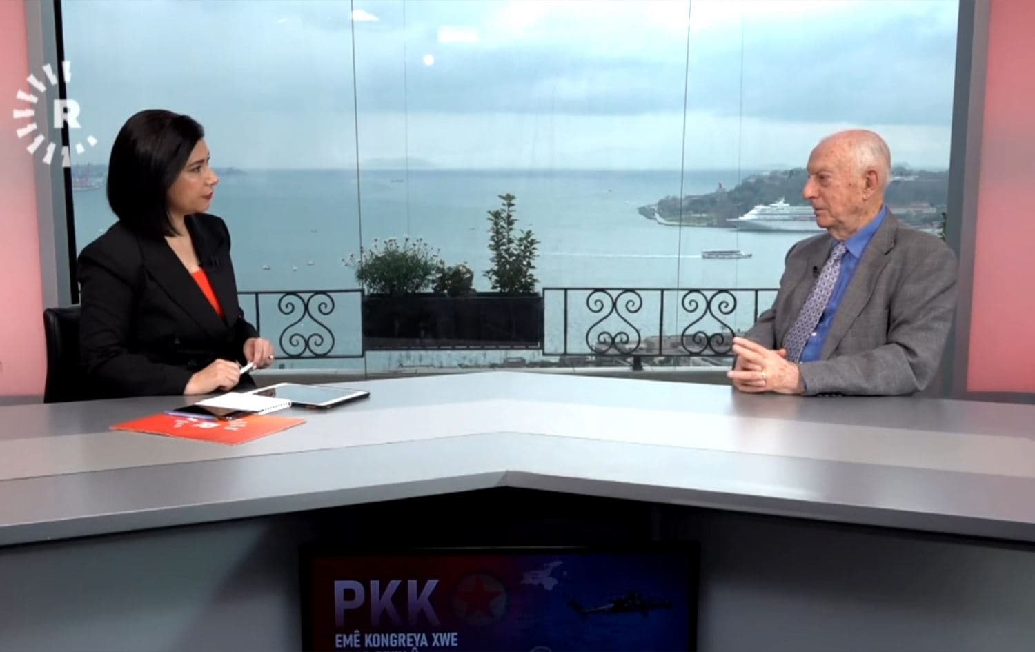 Türkiye’nin eski Trablus ve Paris Büyükelçisi, Avrupa Birliği’nin Türkiye eski Daimi Temsilcisi Uluç Ülker, Rûdaw TV’de Hevidar Zana’nın sunduğu bültende konuk oldu       