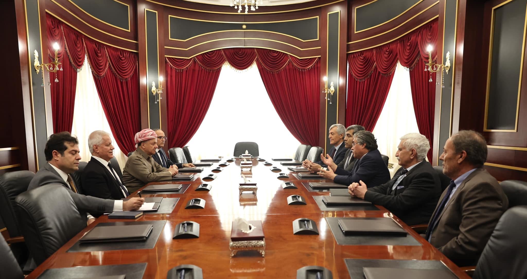 Hevdîtina Serok Barzanî û rayêdarên Partiyên Bakurê Kurdistanê / Wêne: Ofîsa Mesûd Barzanî