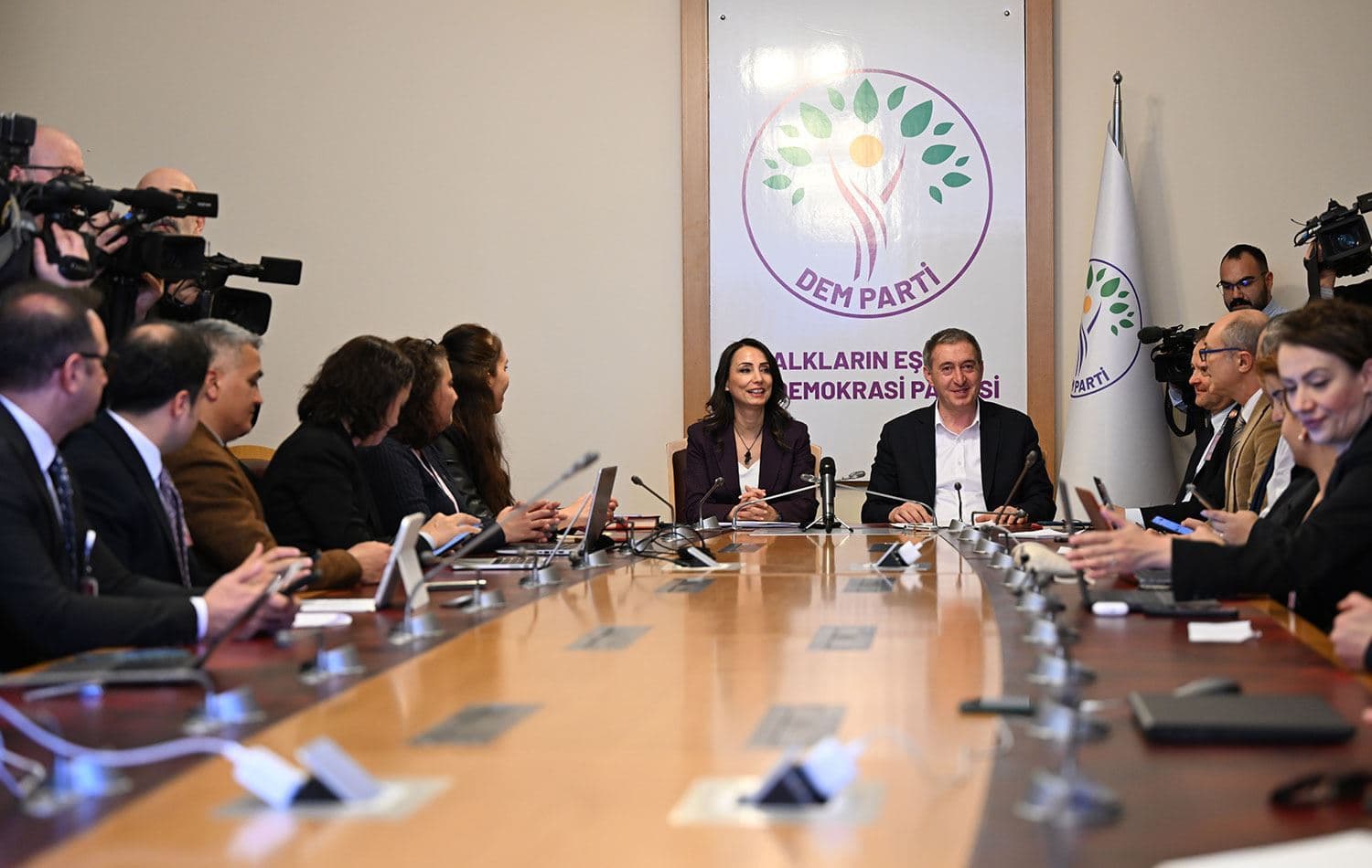 Hevserokên Giştî yên DEM Partiyê Tulay Hatîmogullari û Tuncer Bakirhan / Wêne: AA