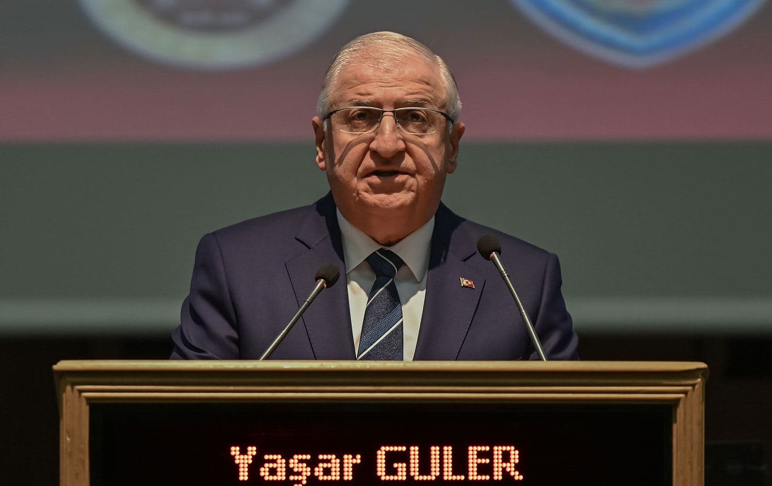 یاشار گولەر، وەزیری بەرگریی تورکیا